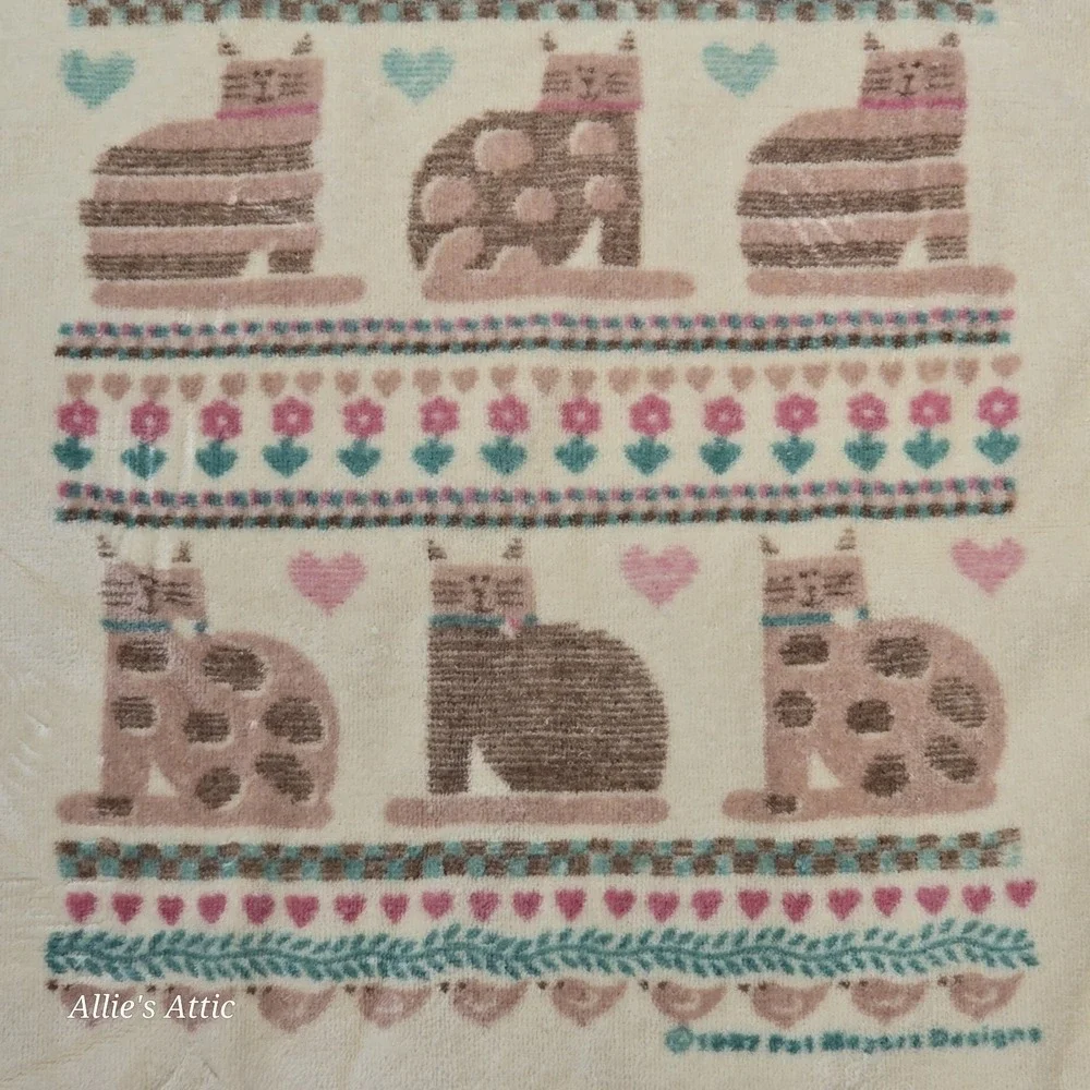 Vintage Cat Hand Towel 80s‎ 90s Kitty Grannycore Cottagecore Terrycloth 30x16
